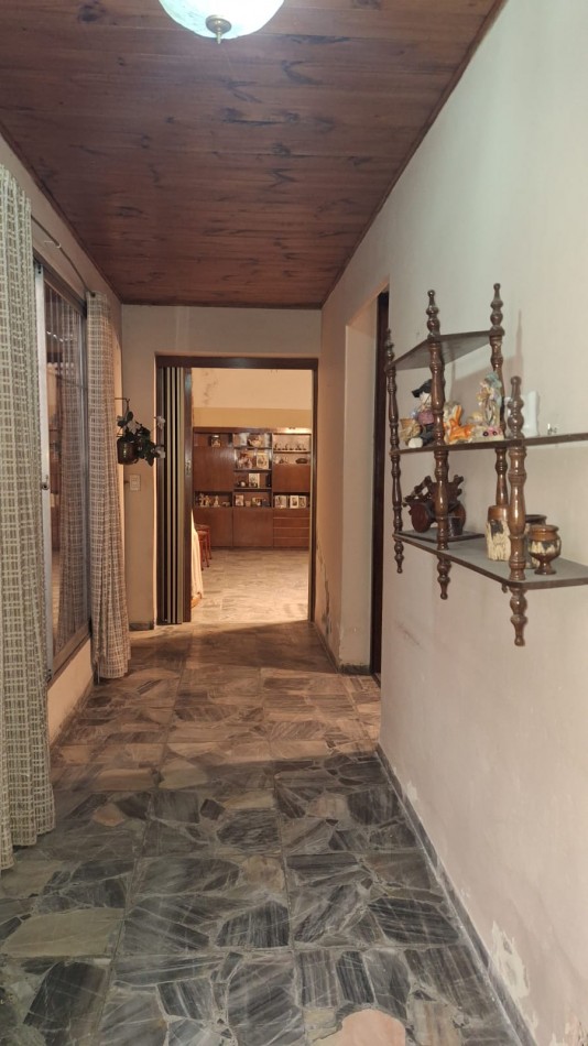 Casa 3 Ambientes, Departamento 2 Ambientes y 2 locales al frente en Venta en San Andres