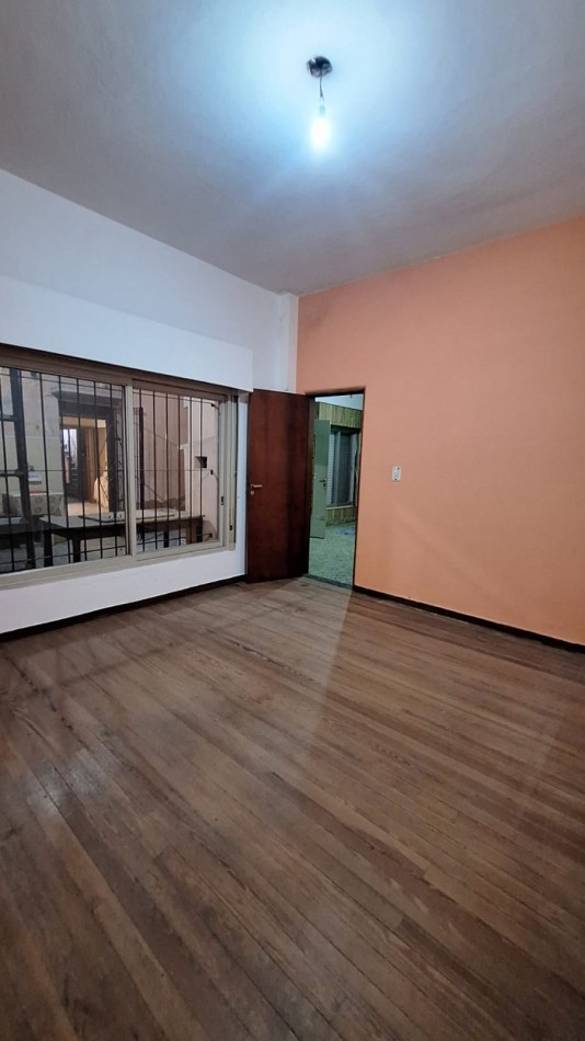 Casa 3 Ambientes, Departamento 2 Ambientes y 2 locales al frente en Venta en San Andres